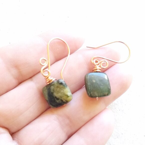 Minimalist Green Jasper Square Dangle Earrings ~ Gorgeous Hand Hammered EarWires - Picture 3 of 10
